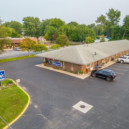 Sleep-Ees Inn, Saginaw & Frankenmuth Экстерьер фото
