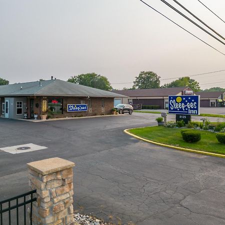 Sleep-Ees Inn, Saginaw & Frankenmuth Экстерьер фото