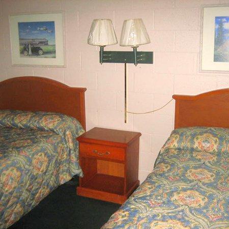 Sleep-Ees Inn, Saginaw & Frankenmuth Номер фото